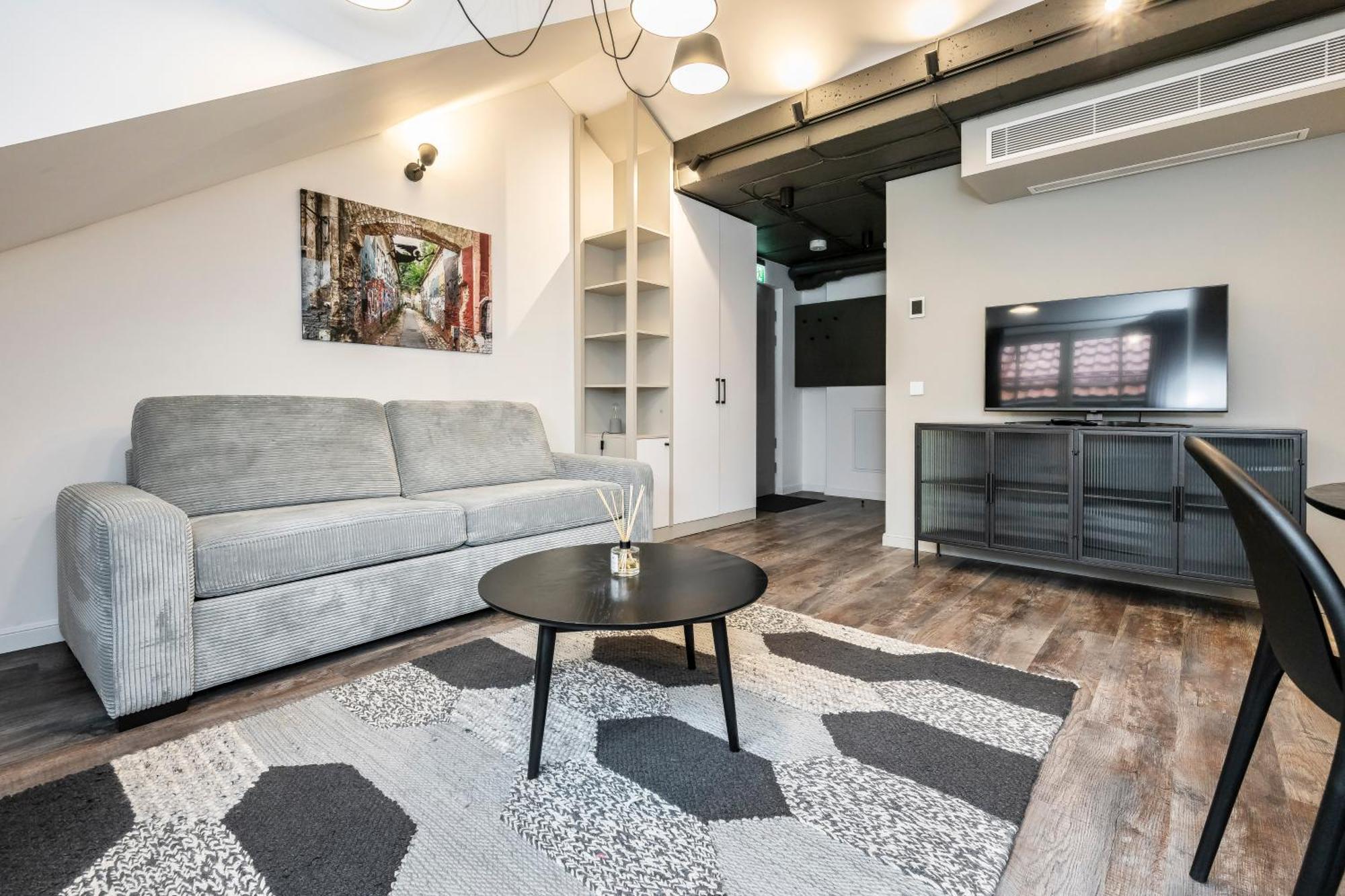 Artsy Exclusive Old Town Residence Gallery Walk Вилнюс Екстериор снимка